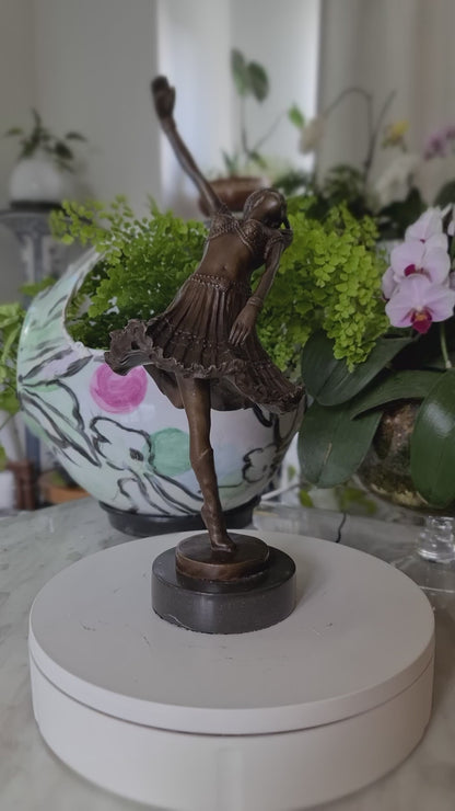 Toperkin Ballet Dancer sculpture
