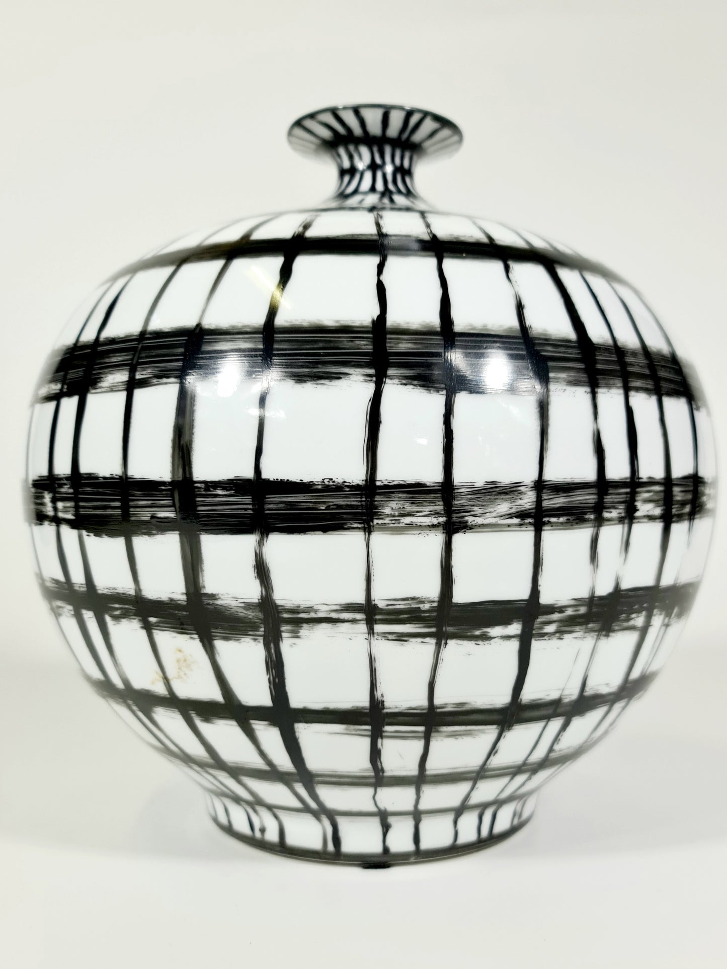 Hand painted Graphic Black and White Vase with Open Mouth