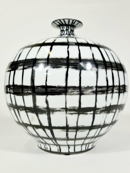 Hand painted Graphic Black and White Vase with Open Mouth