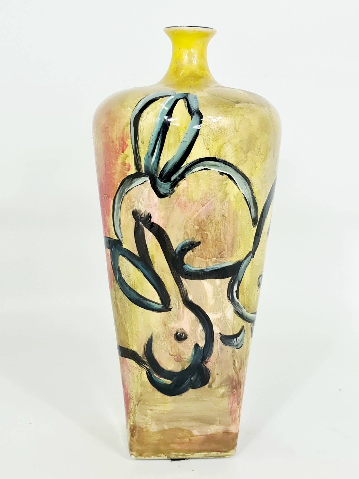 Handpanitned Vase Rabbits