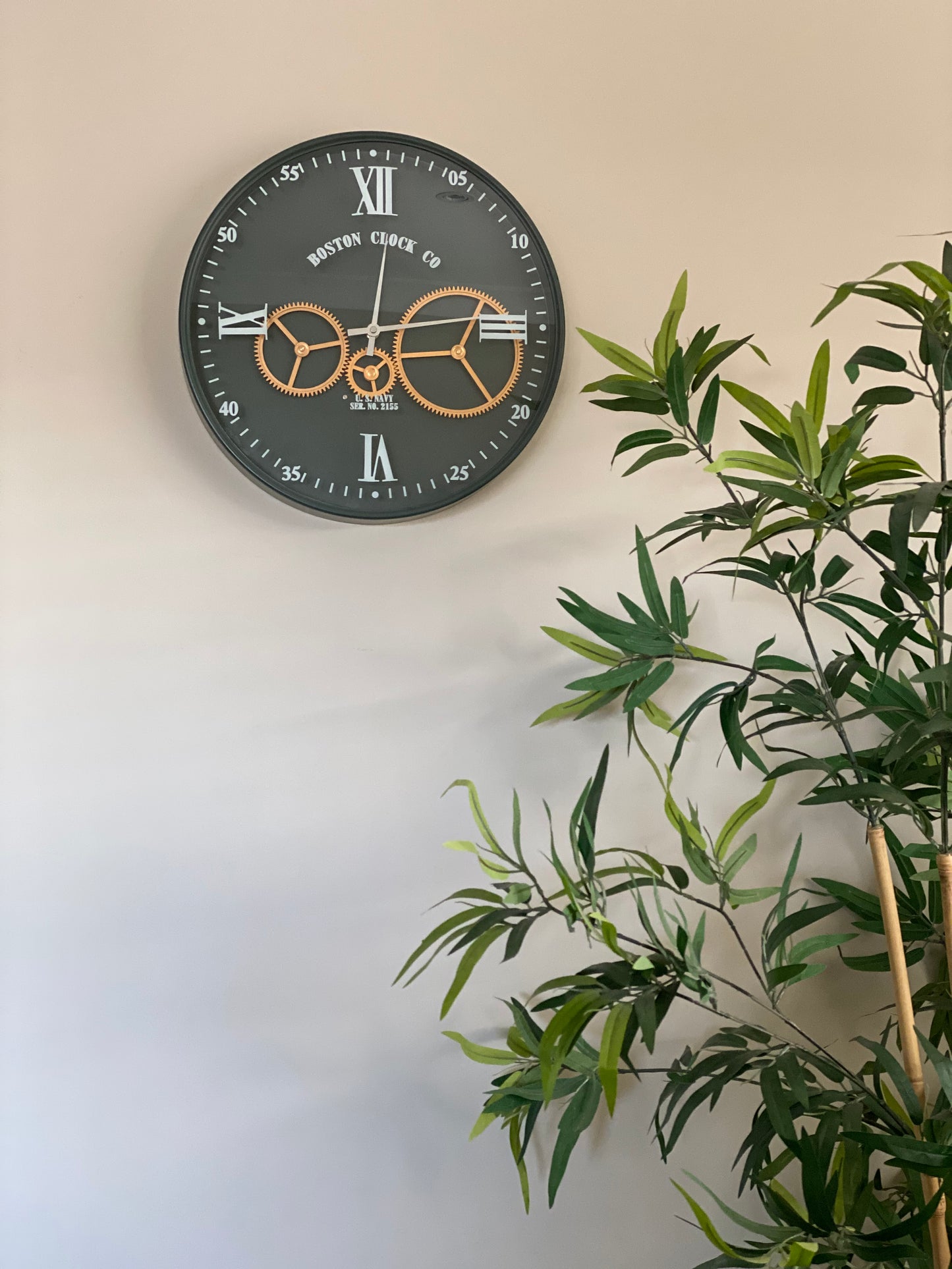 Boston CC 40 Cm Roman Numeral Moving Gear Wall Clock