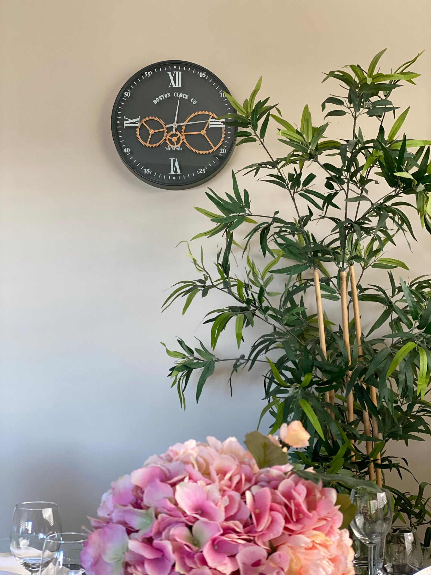 Boston CC 40 Cm Roman Numeral Moving Gear Wall Clock