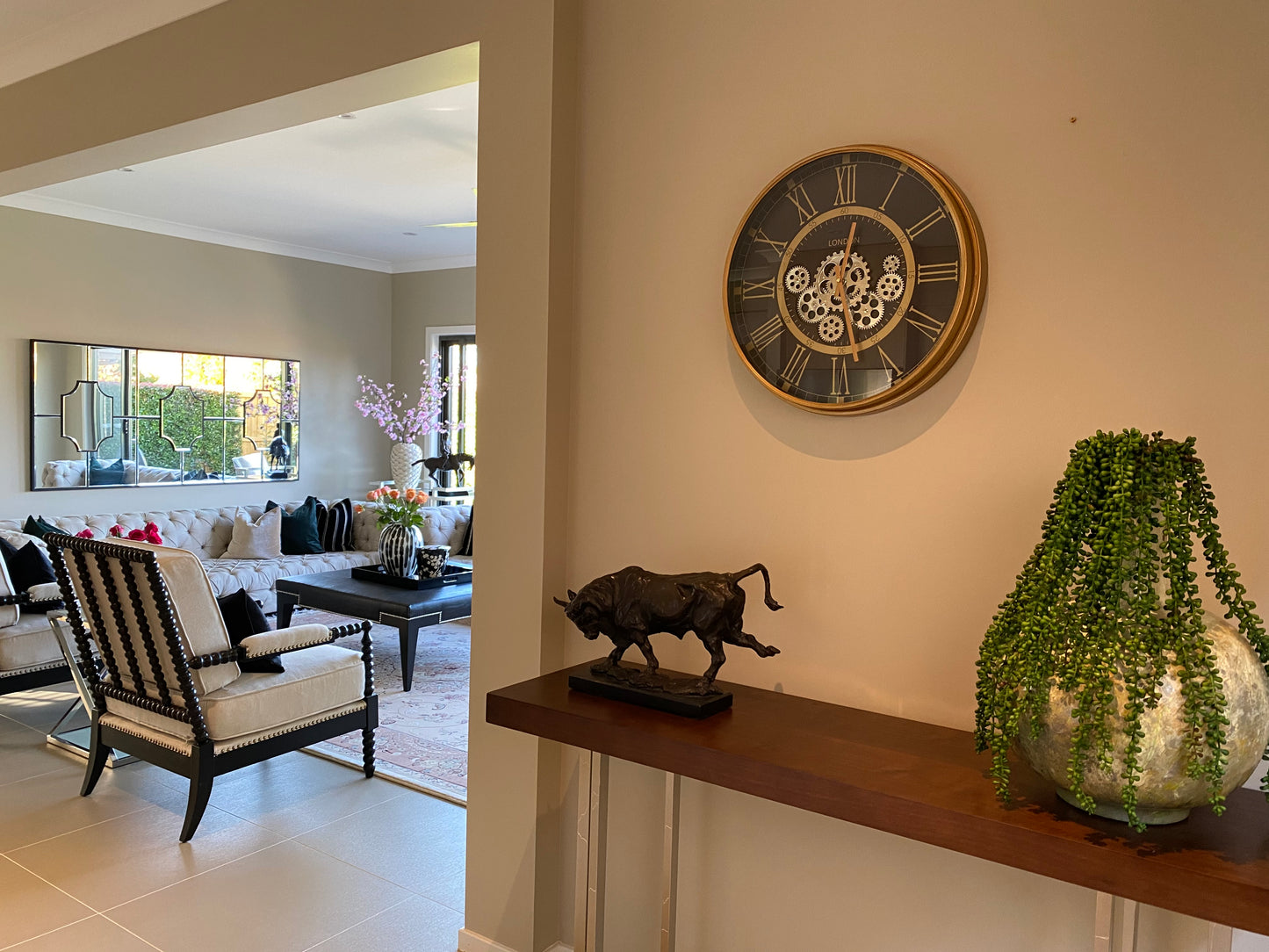 London 54.5 Cm Classic Gold Roman Numeral Moving Gold Gear Wall Clock