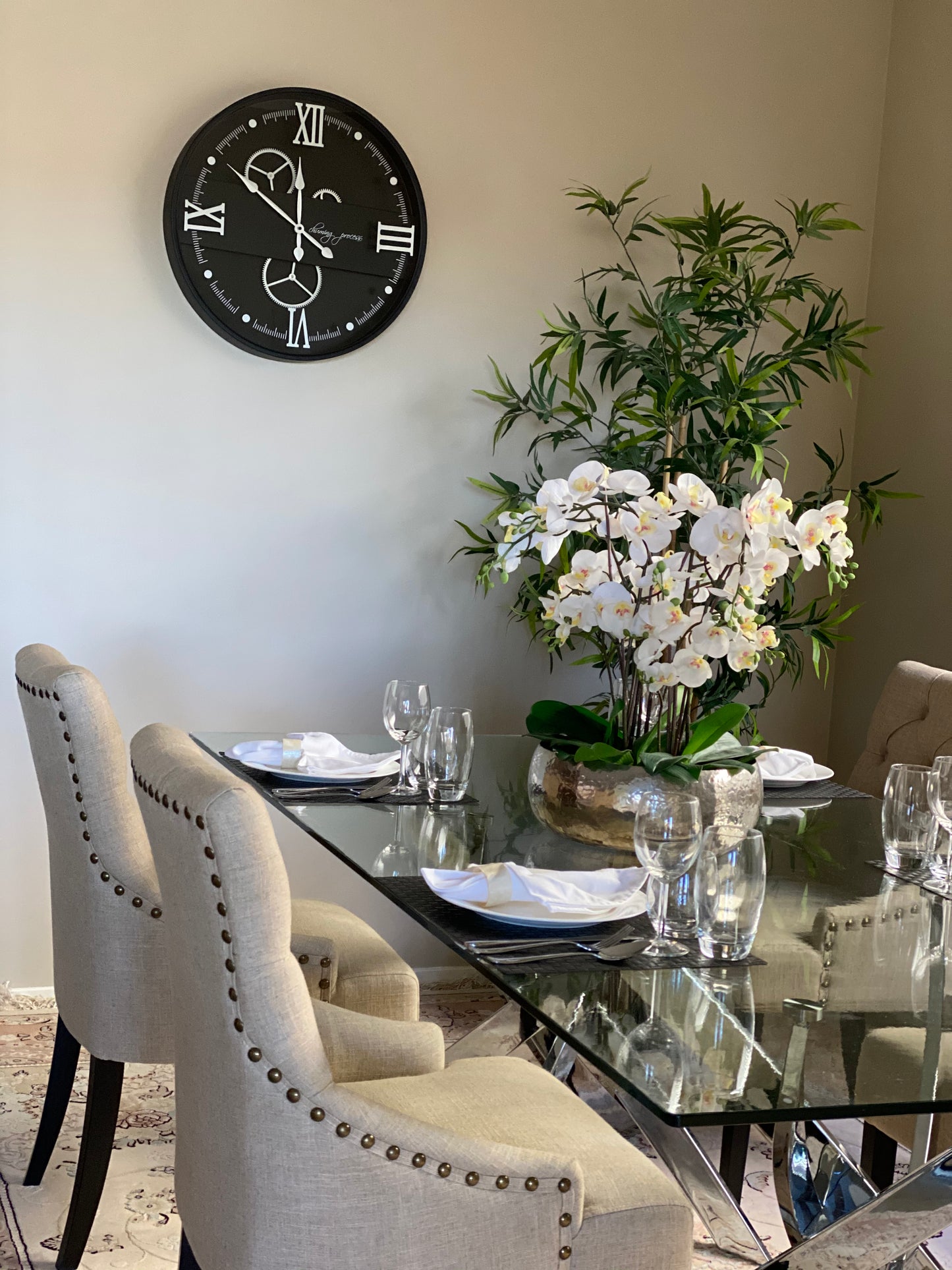 59 Cm Black & White Chuming Process Moving Gear Wall Clock