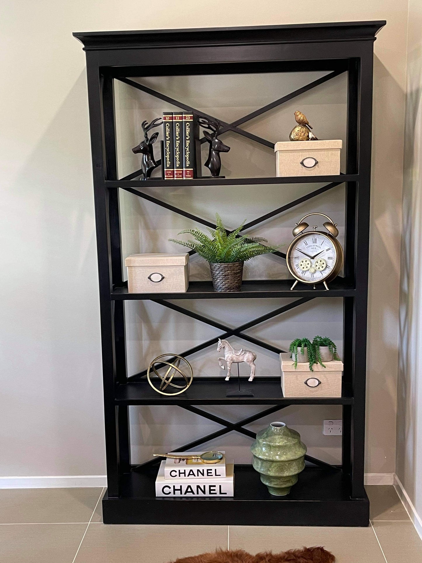 Industrial Age Rusty Gold Vintage Gear Moving Table Clock