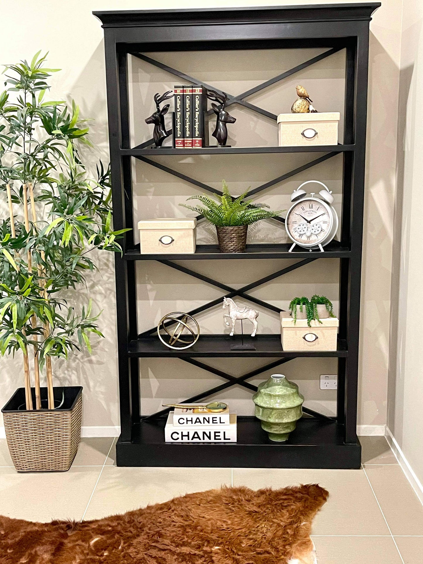 Industrial Age Antique White Gear Moving Table Clock