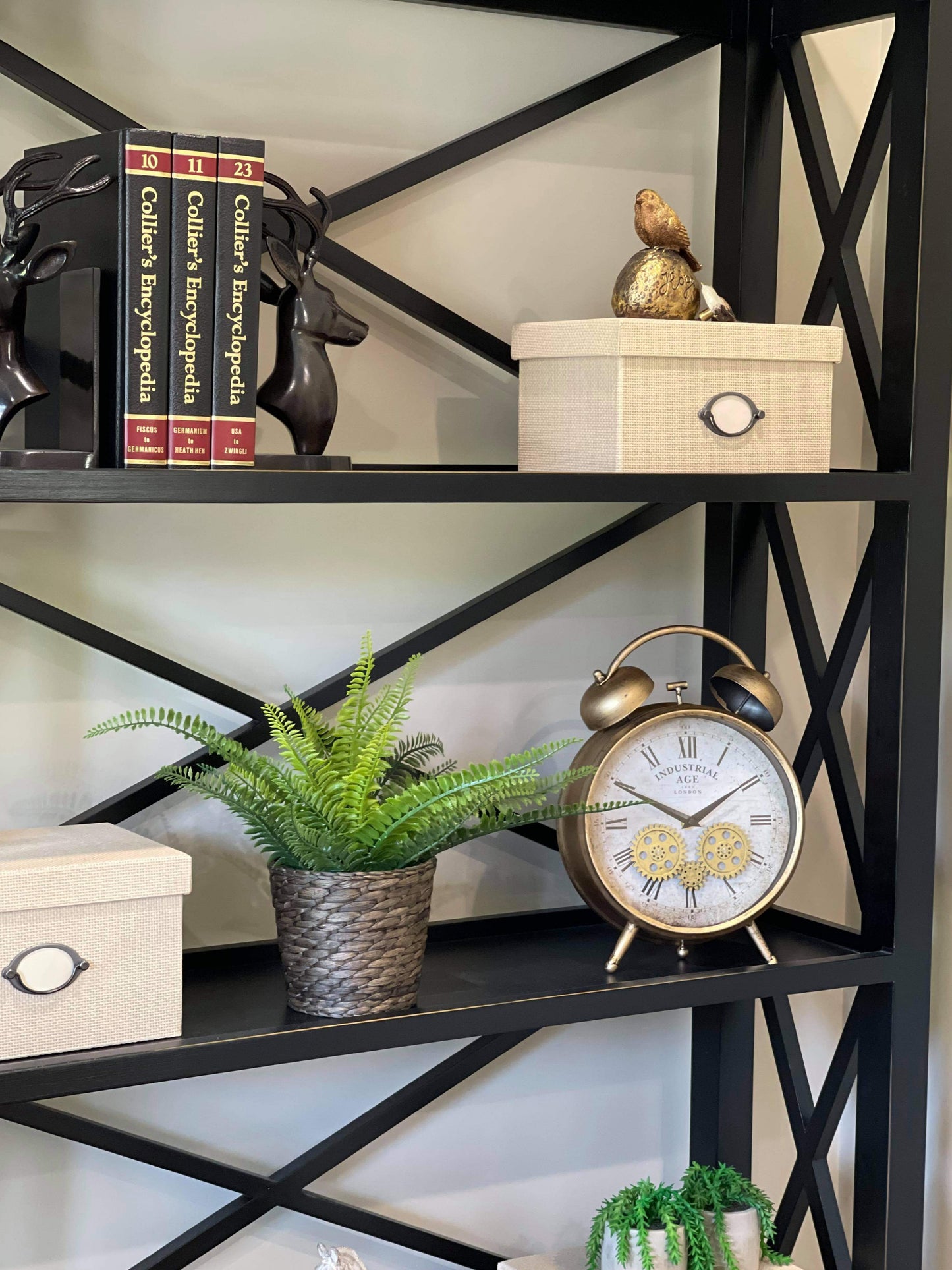 Industrial Age Rusty Gold Vintage Gear Moving Table Clock